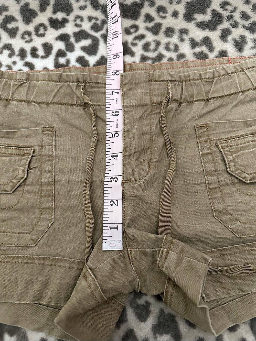 Y2K American Eagle Low Rise Utility Cargo Shorts in Green Size 2 Women’s - Picture 15 of 17